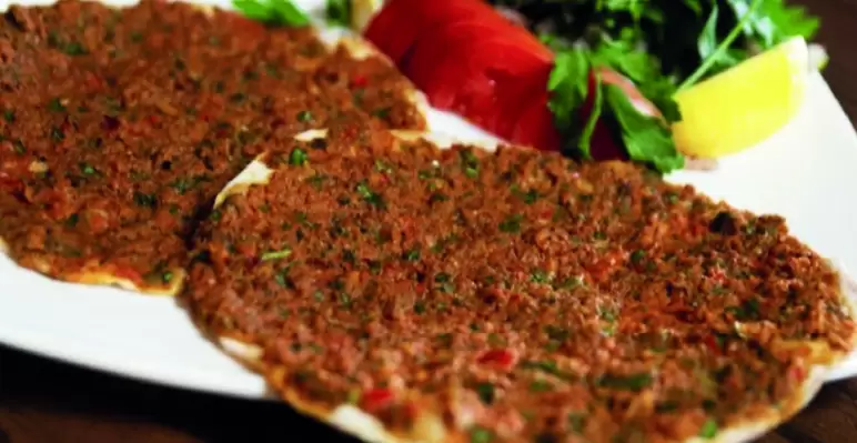 Glutensiz Fındık Lahmacun