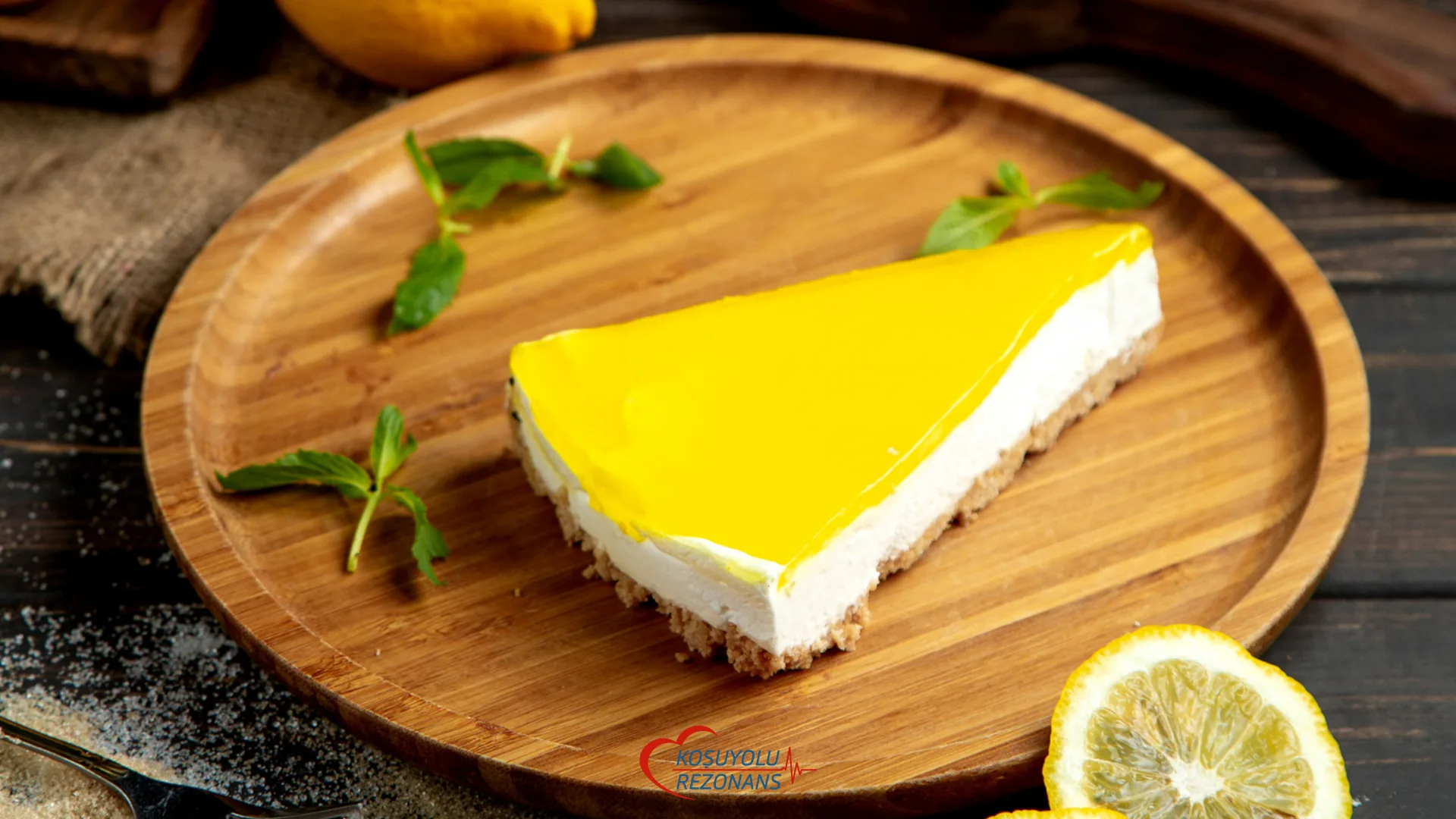 Glutensiz ve Şekersiz Peynirli Limonlu Mini Cheesecake